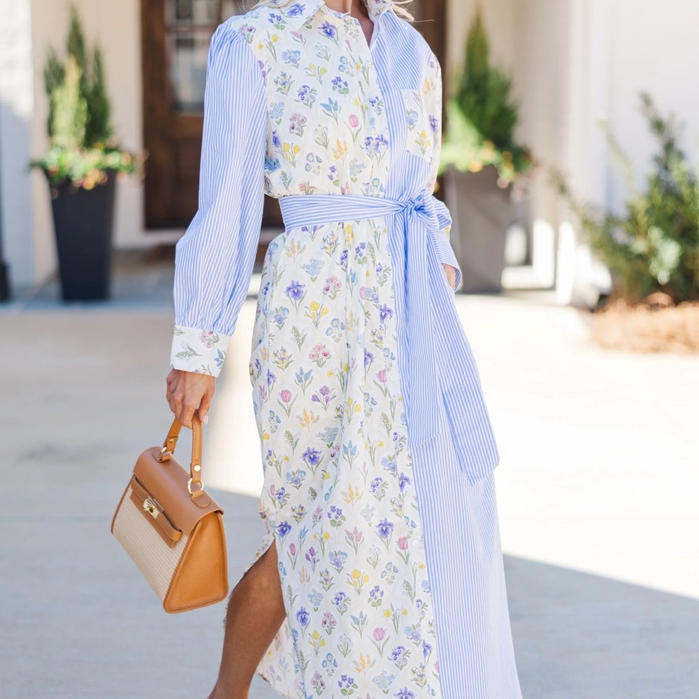 NWT Chic Floral Maxi Dress with Blue Accents - Large